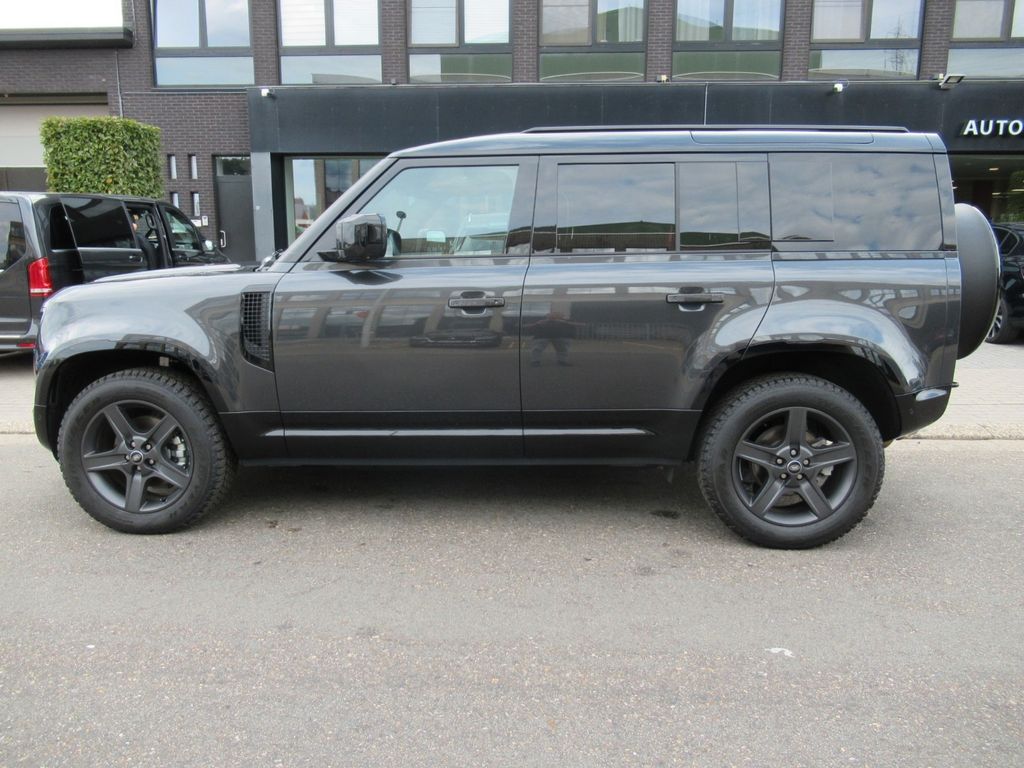 Land Rover Defender 2024