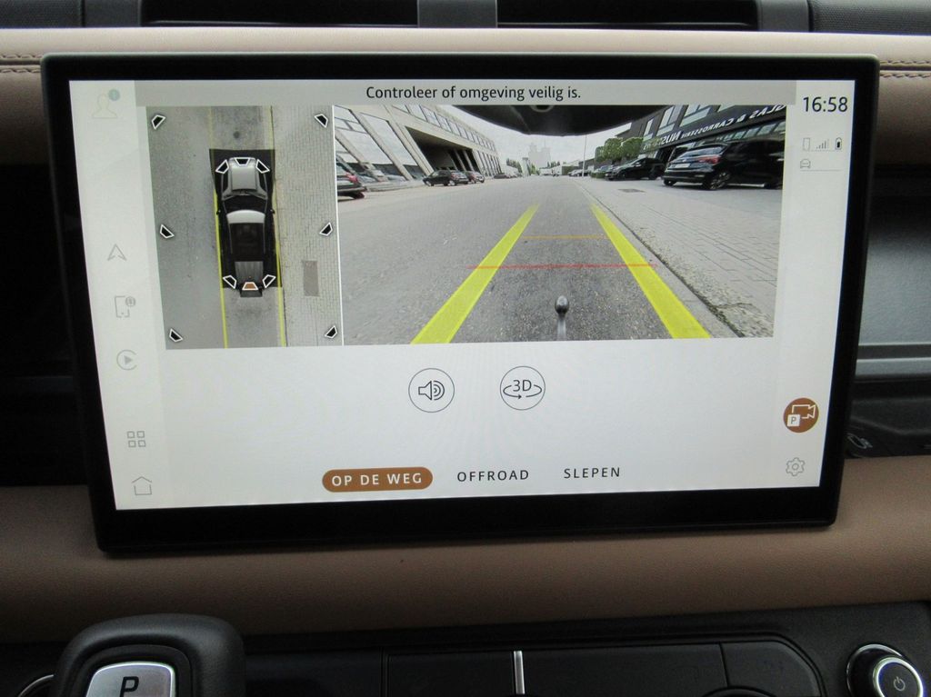 Land Rover Defender 2024