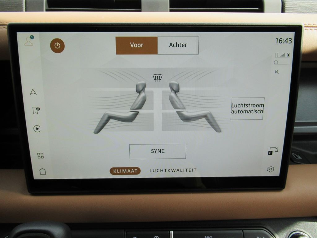 Land Rover Defender 2024