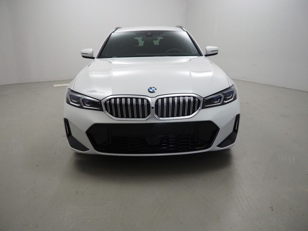 BMW 318 2024