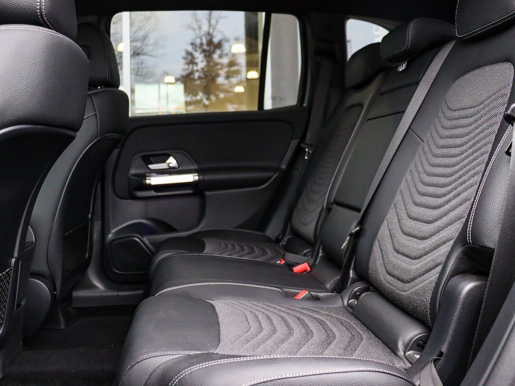 Mercedes-Benz GLB 200 2024