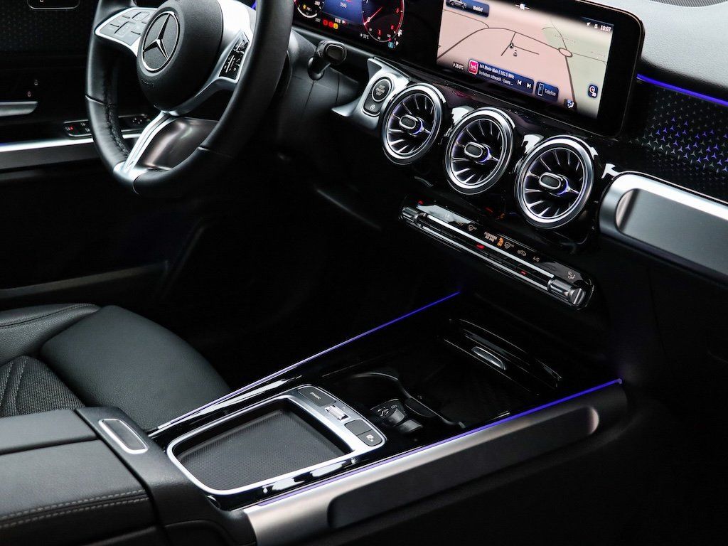 Mercedes-Benz GLB 200 2024