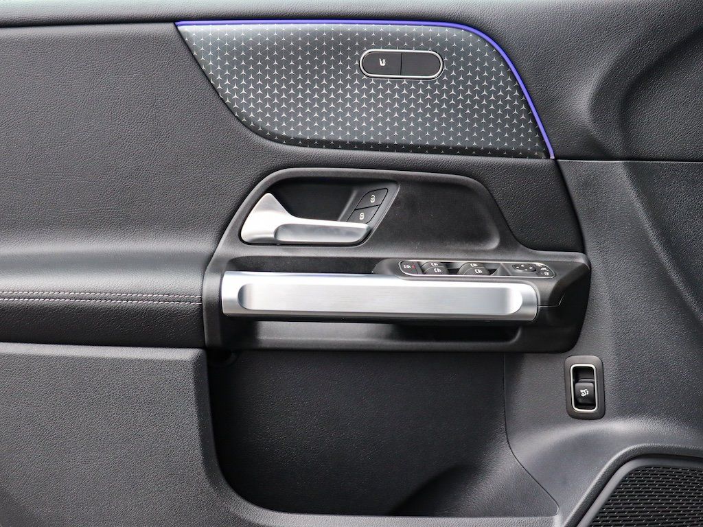 Mercedes-Benz GLB 200 2024