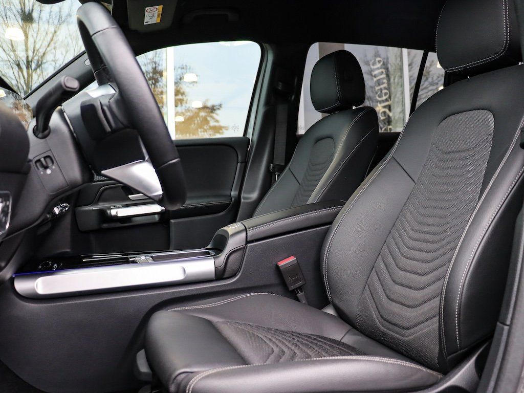 Mercedes-Benz GLB 200 2024