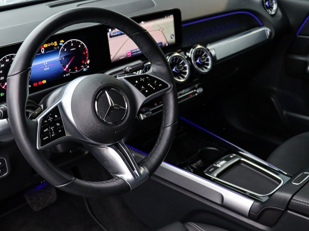 Mercedes-Benz GLB 200 2024