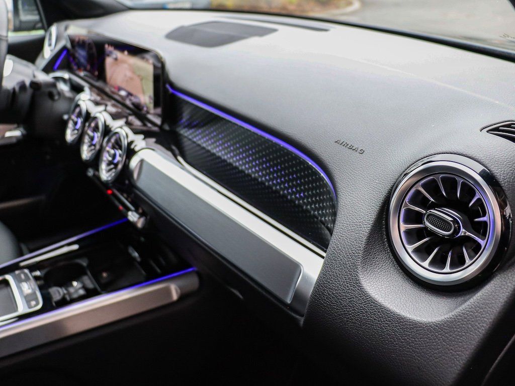 Mercedes-Benz GLB 200 2024