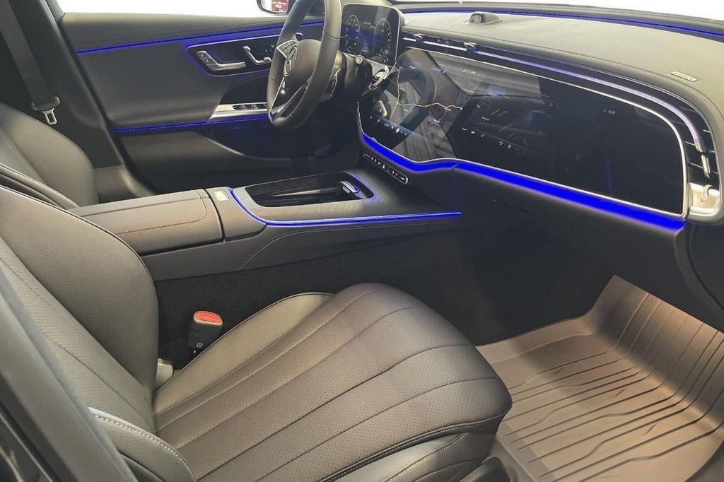 Mercedes-Benz E 300 2025