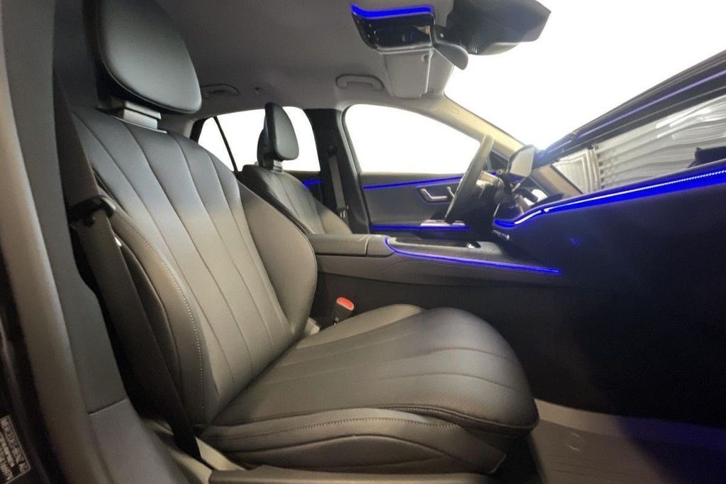 Mercedes-Benz E 300 2025