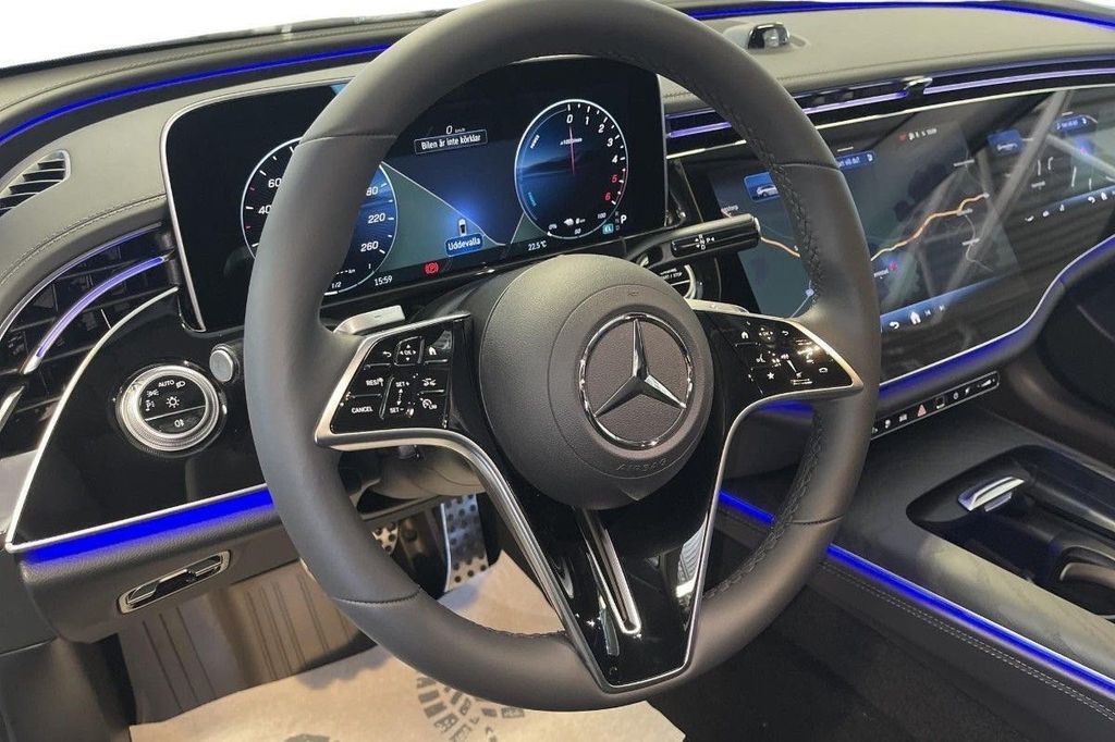 Mercedes-Benz E 300 2025