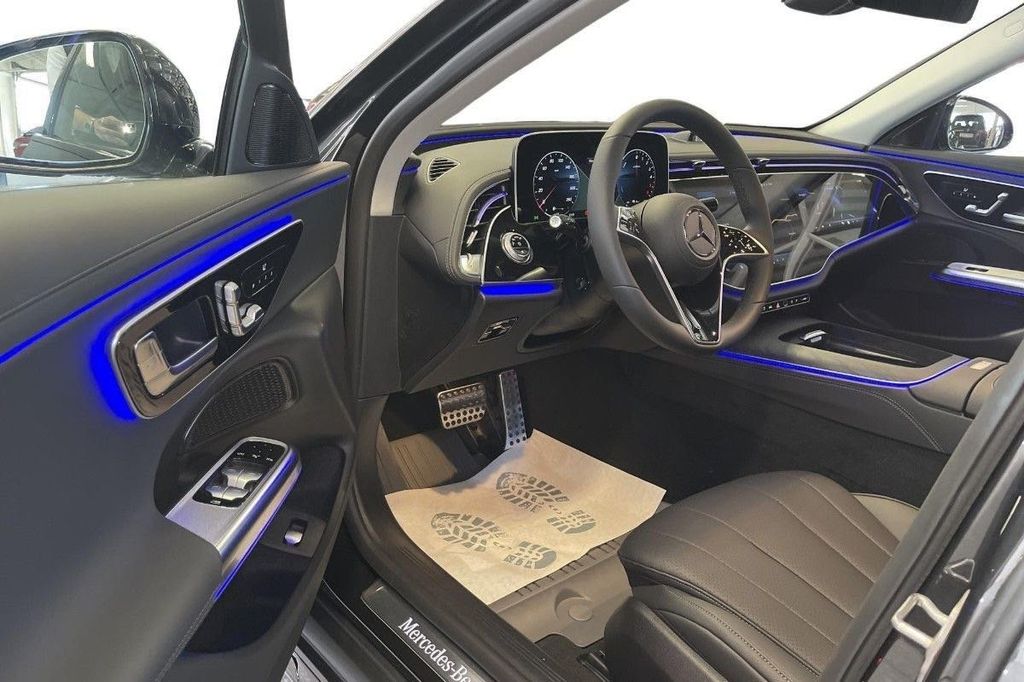 Mercedes-Benz E 300 2025