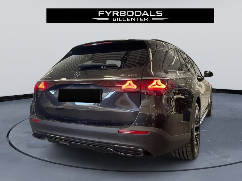 Mercedes-Benz E 300 2025