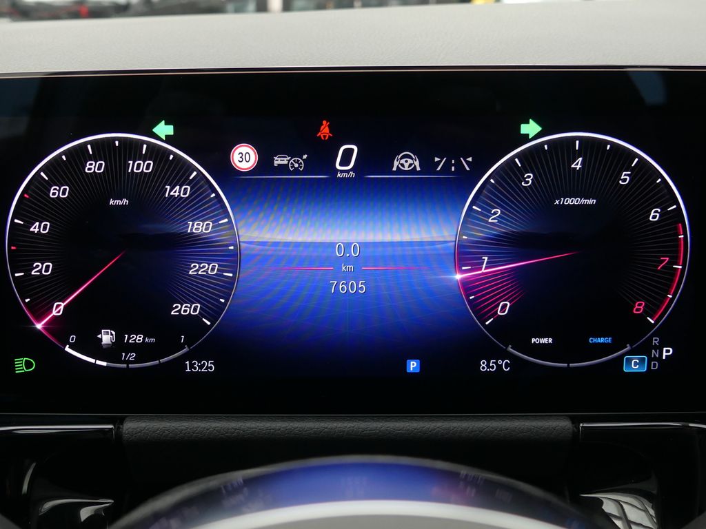 Mercedes-Benz GLA 180 2024