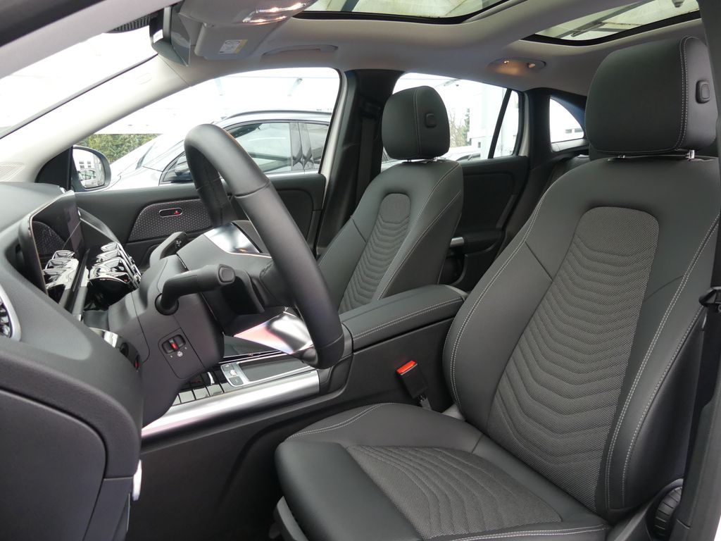 Mercedes-Benz GLA 180 2024