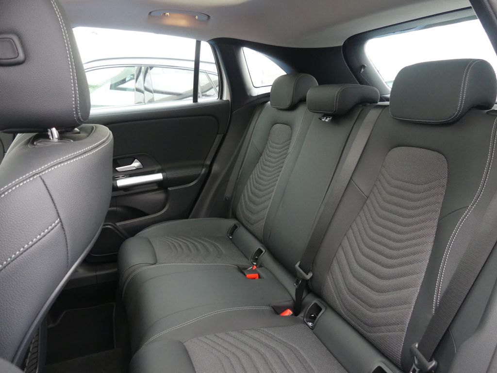 Mercedes-Benz GLA 180 2024