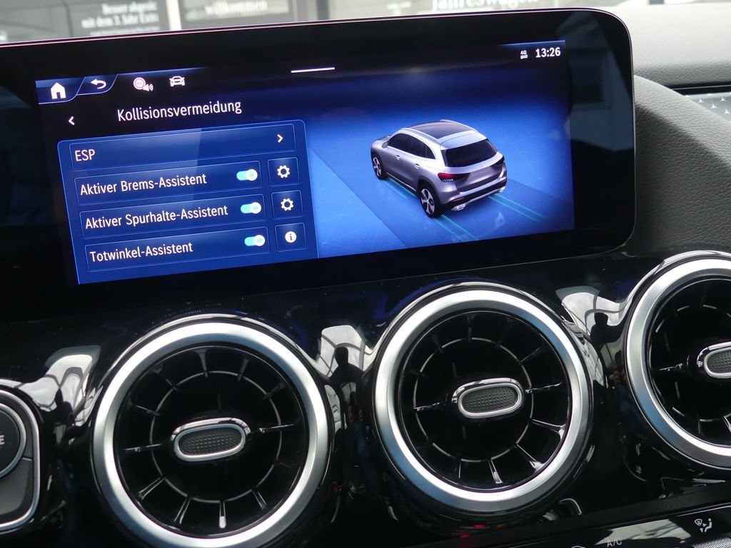 Mercedes-Benz GLA 180 2024