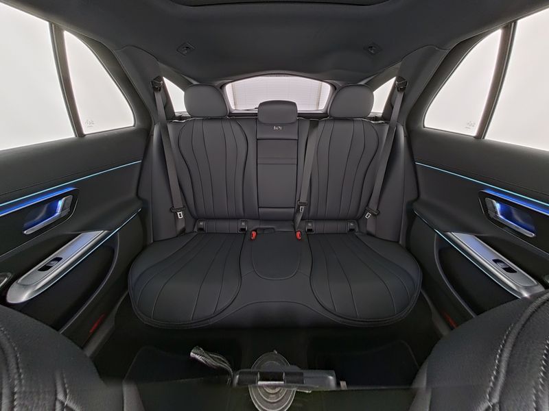 Mercedes-Benz E 300 2025