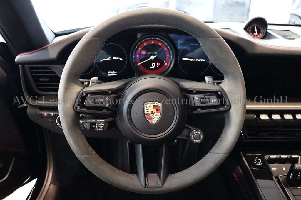 Porsche 992 2024