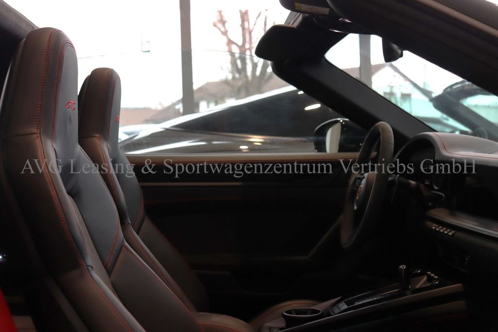 Porsche 992 2024