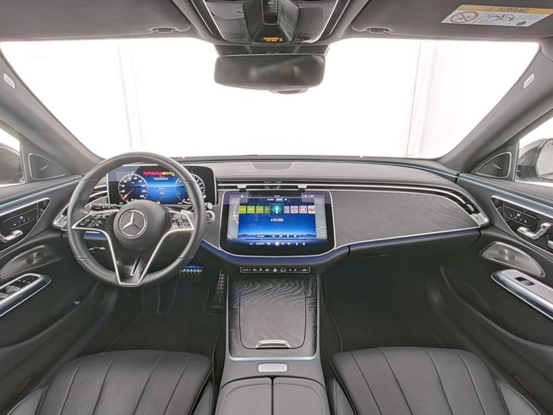 Mercedes-Benz E 300 2025