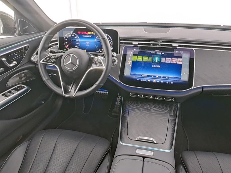 Mercedes-Benz E 300 2025