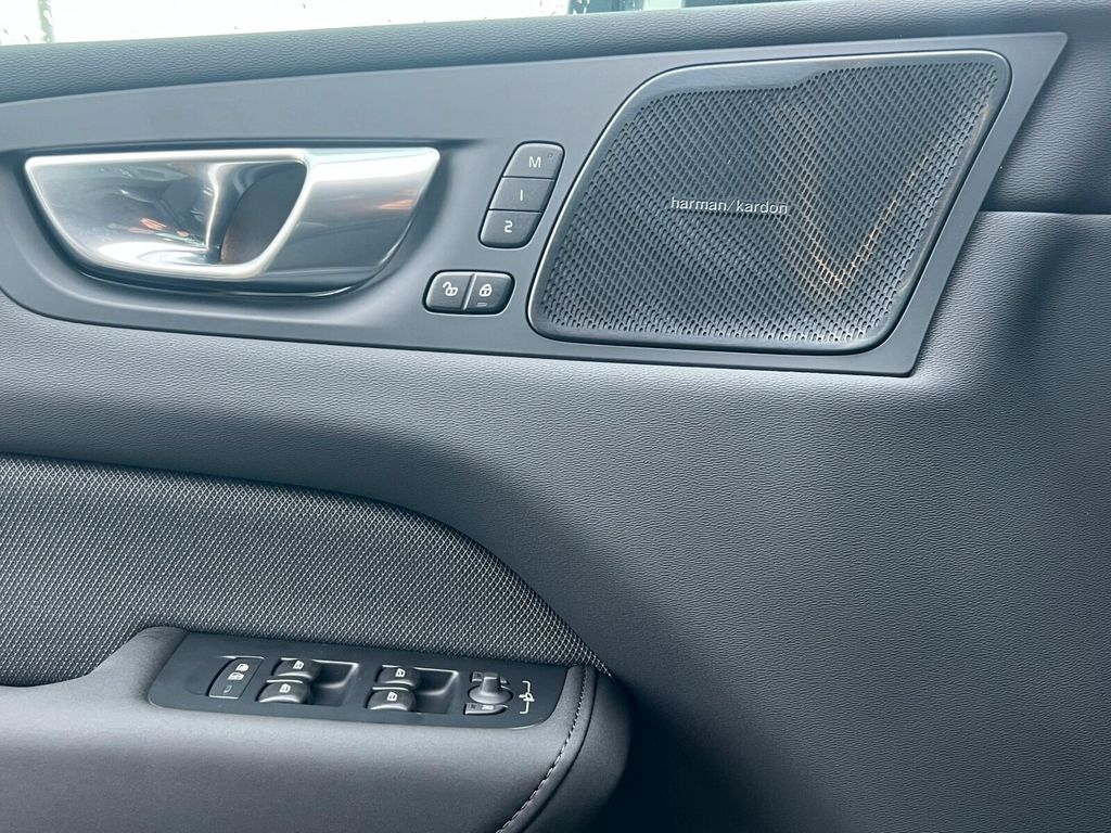 Volvo XC60 2025