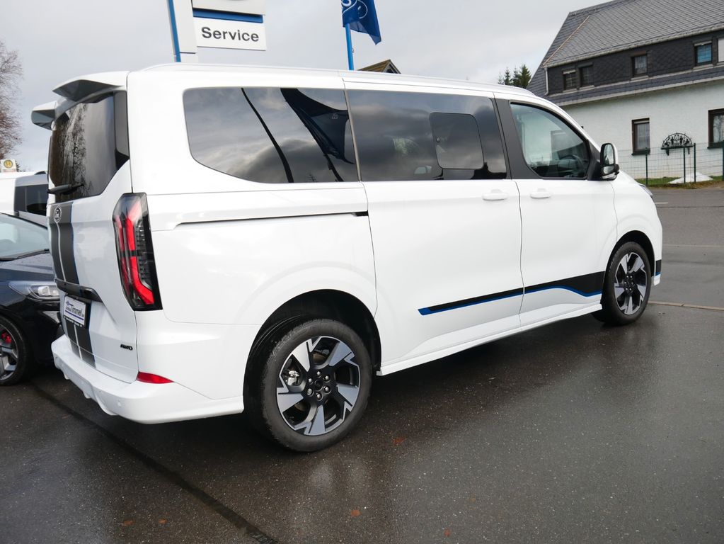 Ford Tourneo Custom 2025