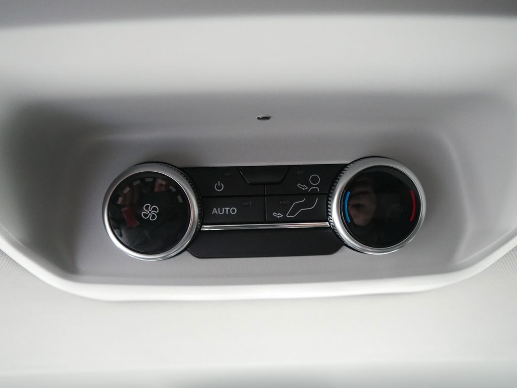 Ford Tourneo Custom 2025