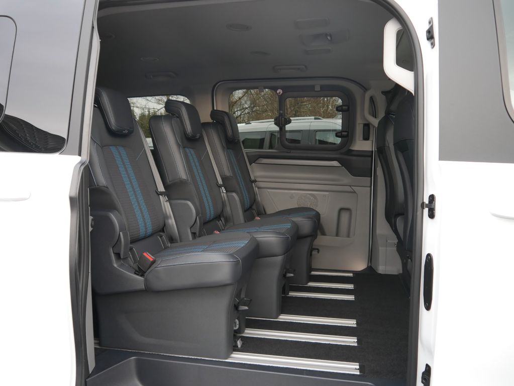 Ford Tourneo Custom 2025