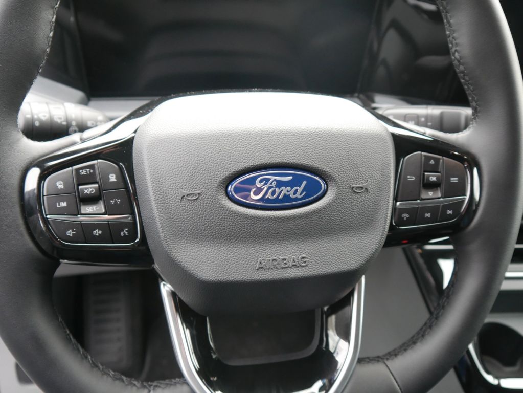 Ford Tourneo Custom 2025