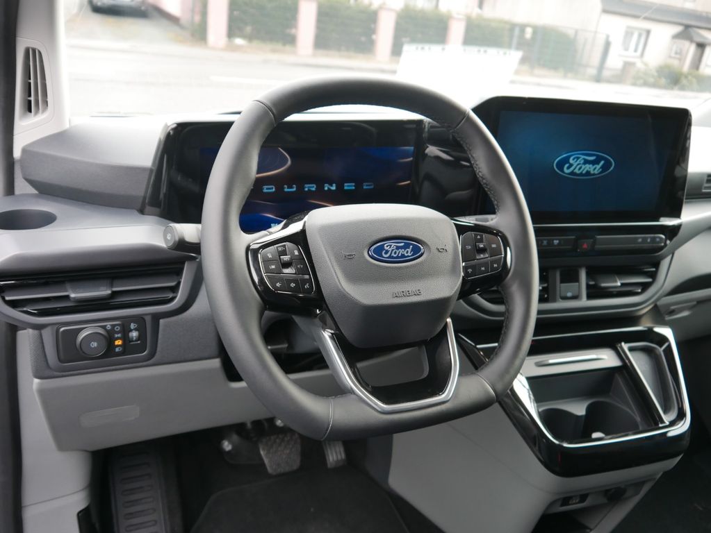 Ford Tourneo Custom 2025