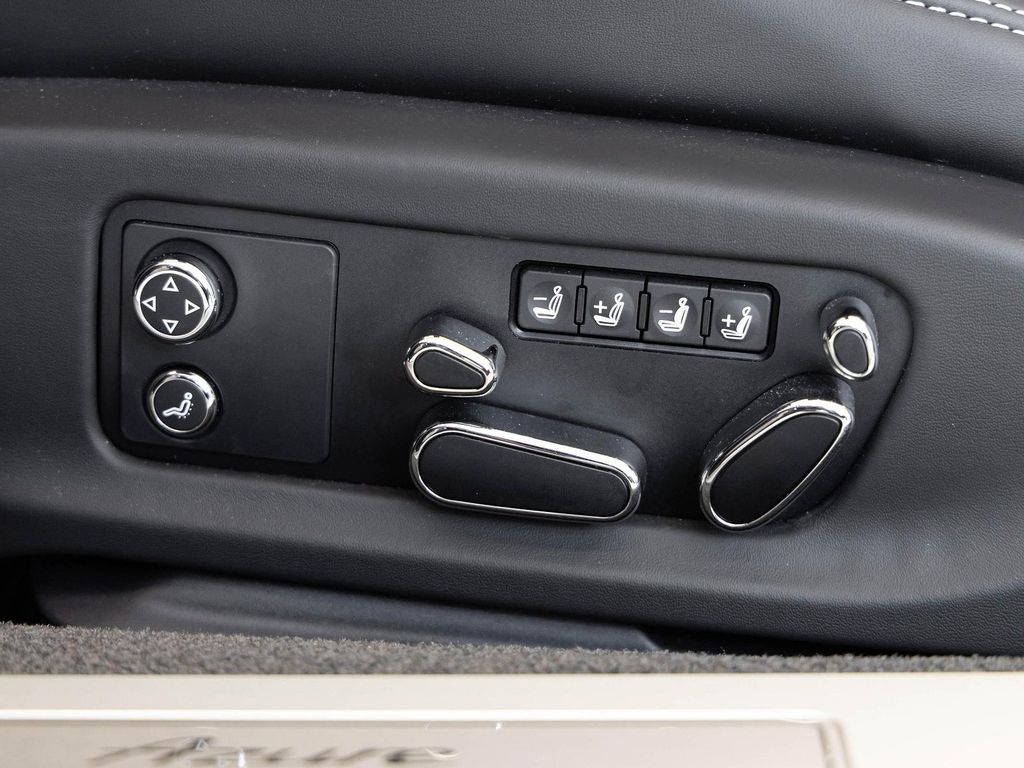 Bentley Continental GTC 2023