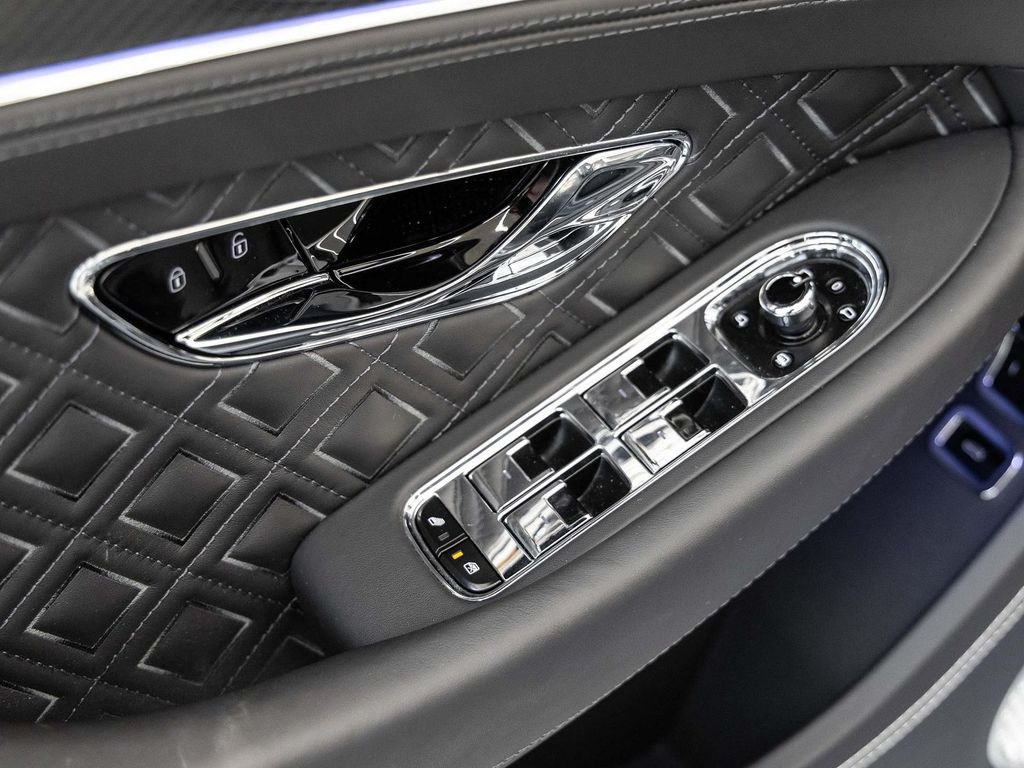 Bentley Continental GTC 2023