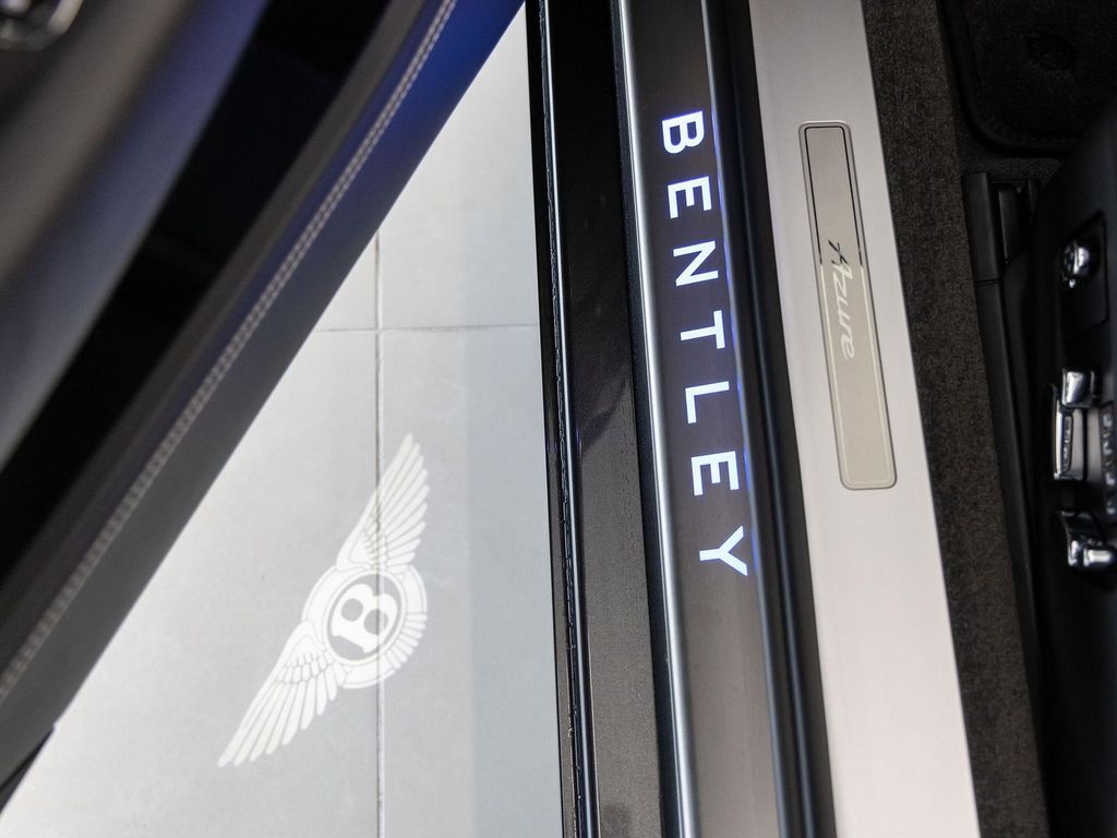 Bentley Continental GTC 2023