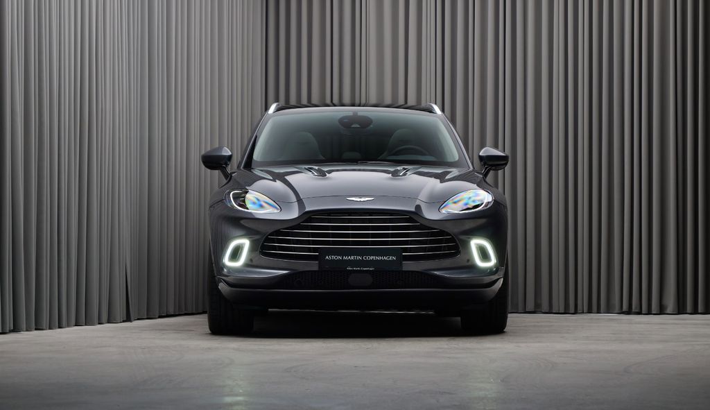 Aston Martin DBX 2023