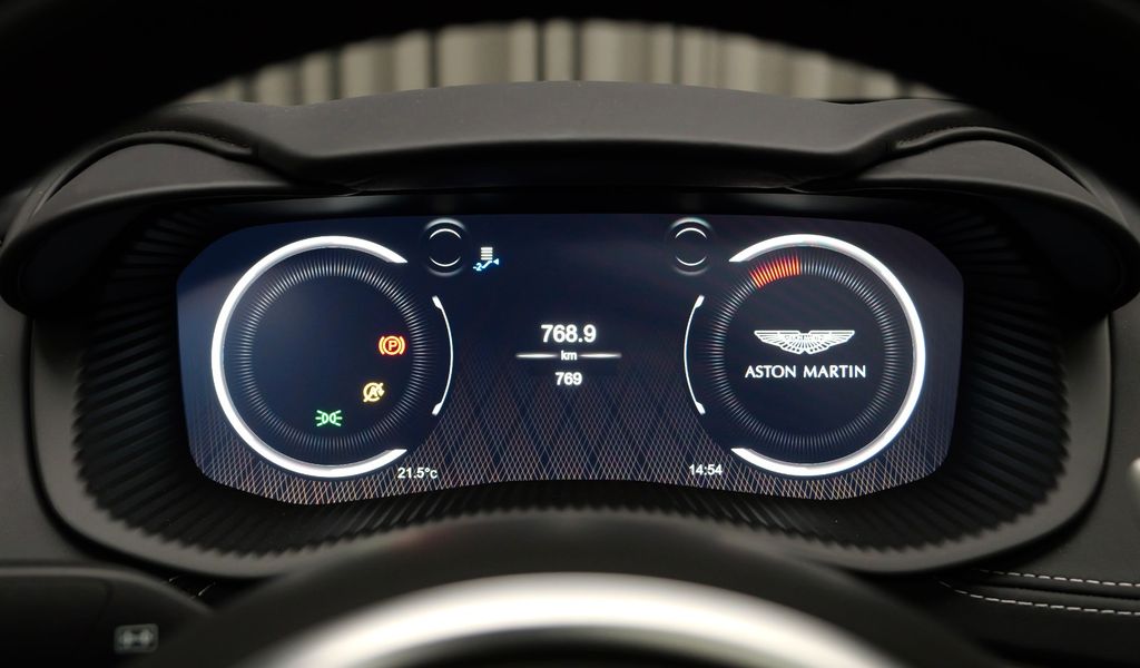 Aston Martin DBX 2023