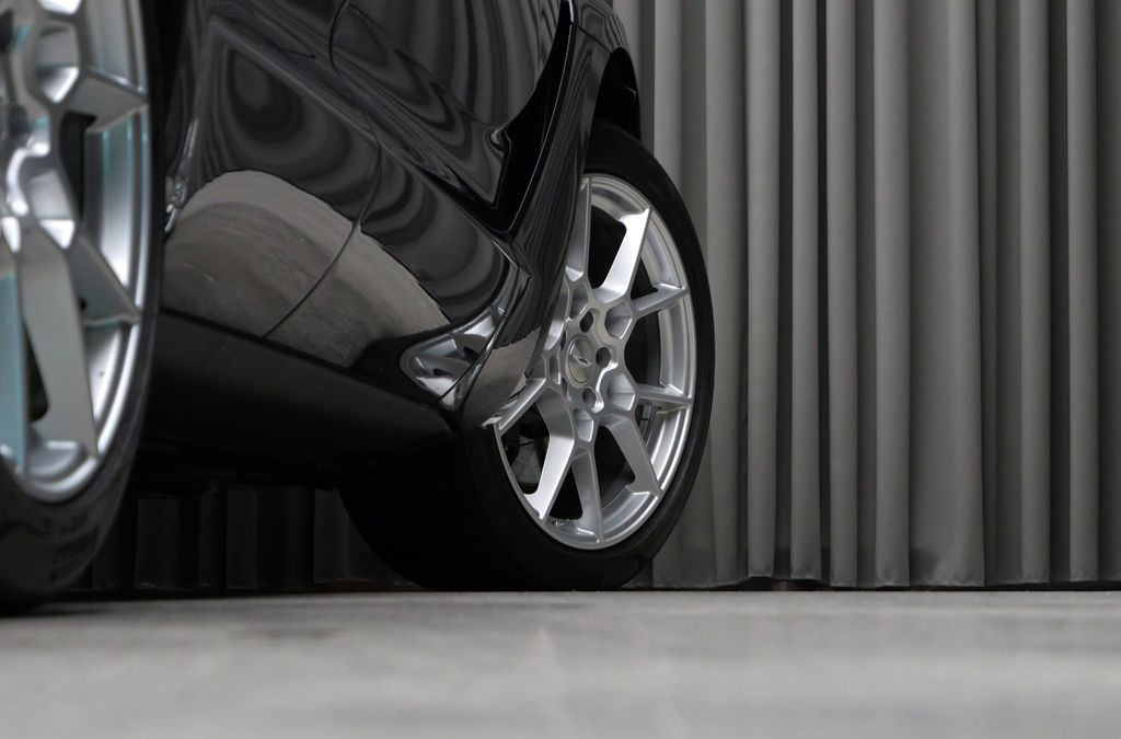 Aston Martin DBX 2023