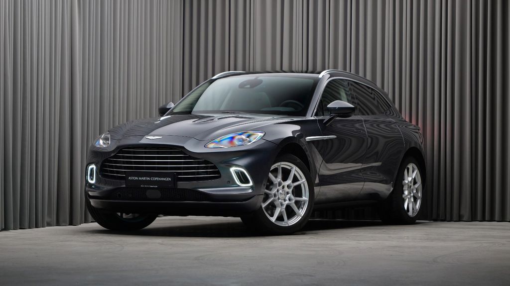 Aston Martin DBX 2023