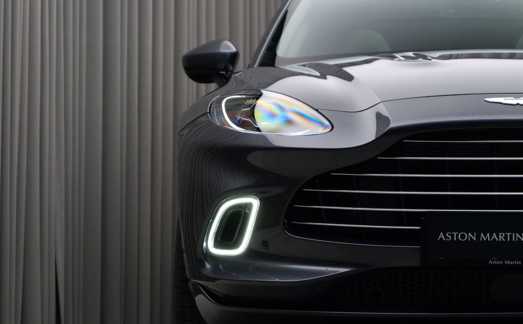 Aston Martin DBX 2023