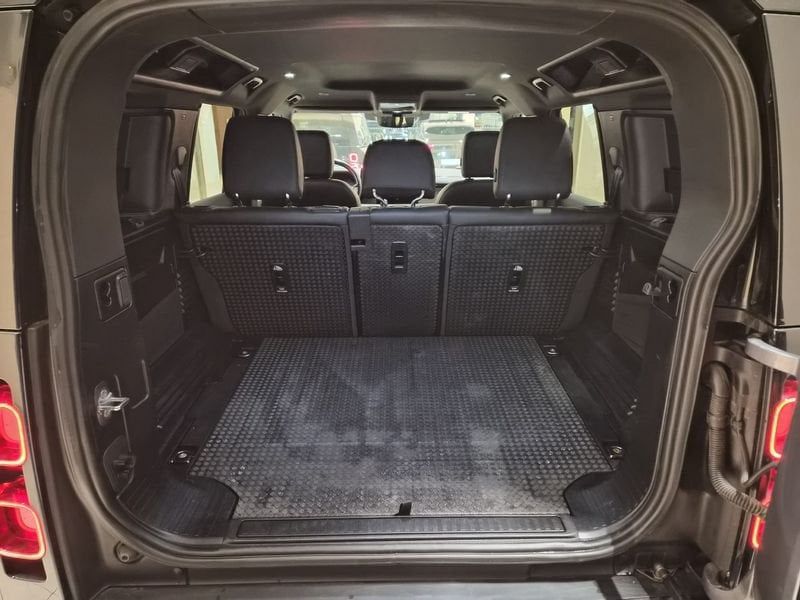 Land Rover Defender 2023