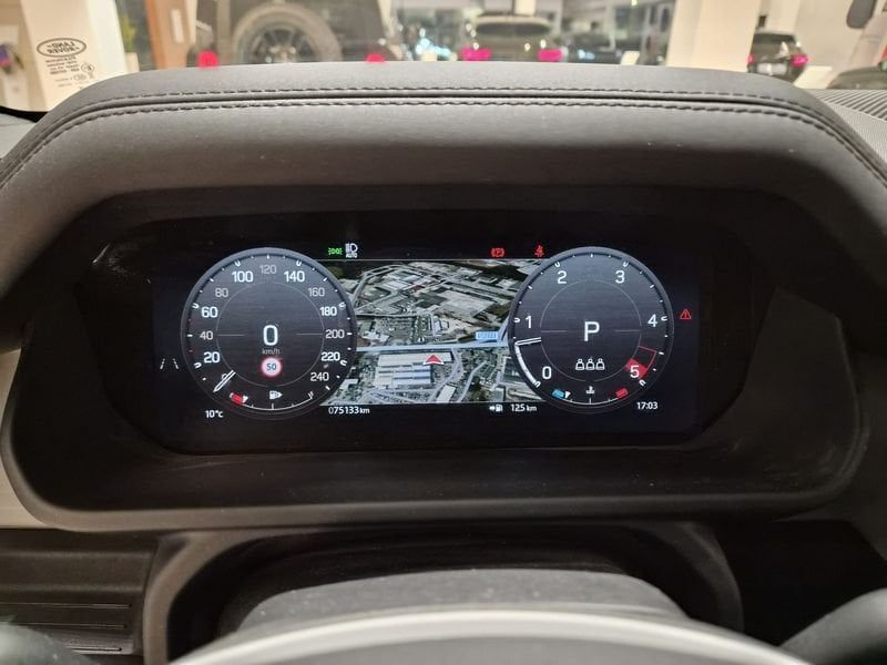 Land Rover Defender 2023