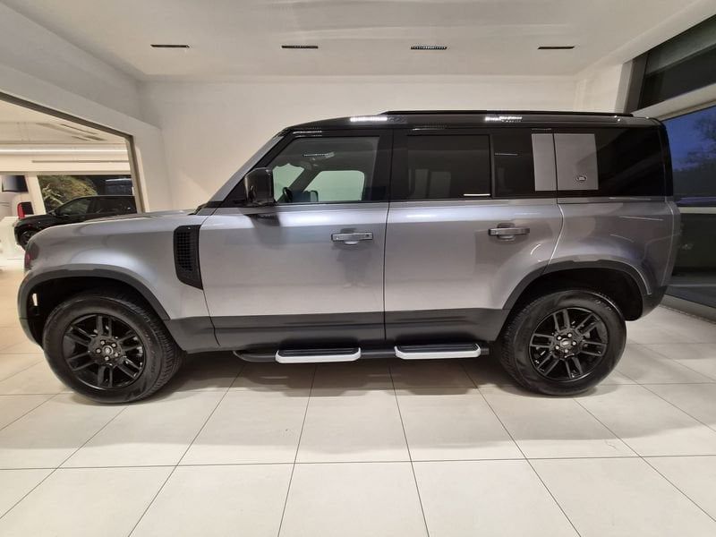 Land Rover Defender 2023