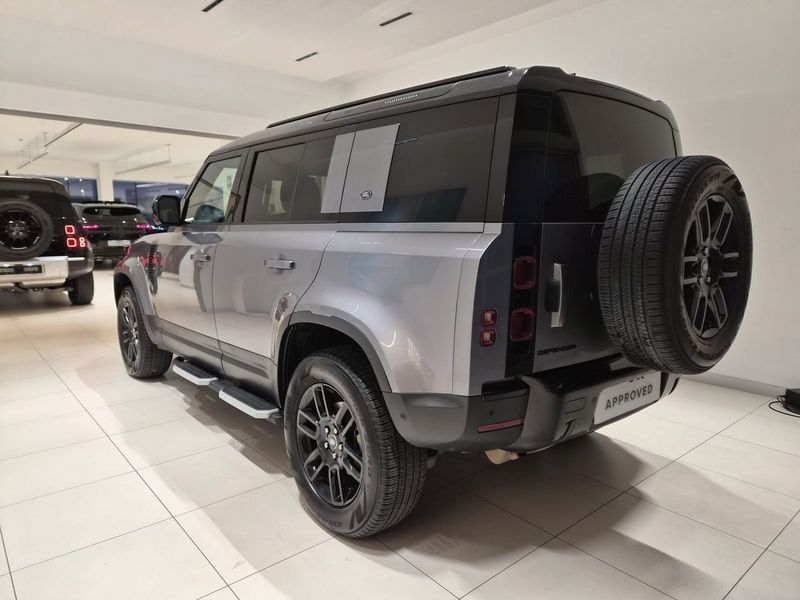 Land Rover Defender 2023