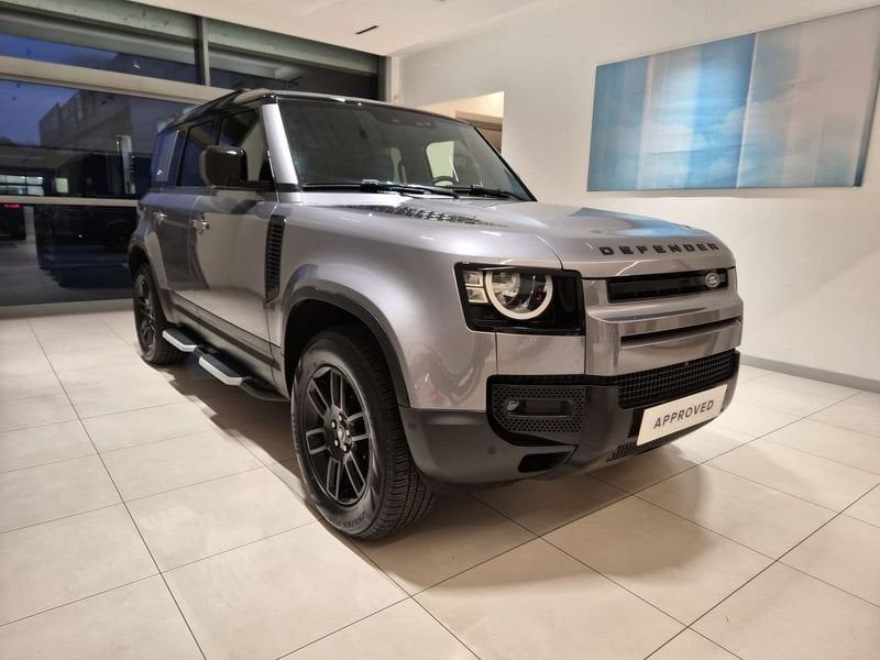 Land Rover Defender 2023