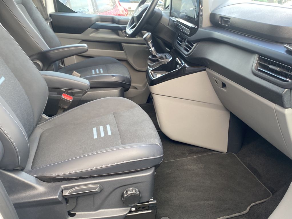 Ford Tourneo Custom 2025