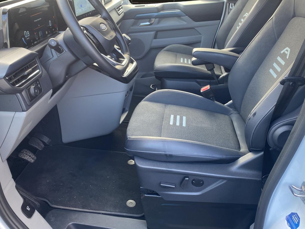 Ford Tourneo Custom 2025