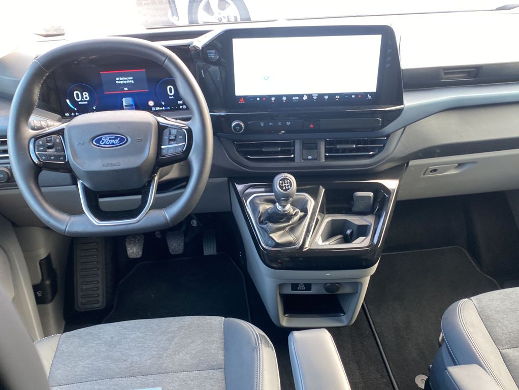 Ford Tourneo Custom 2025