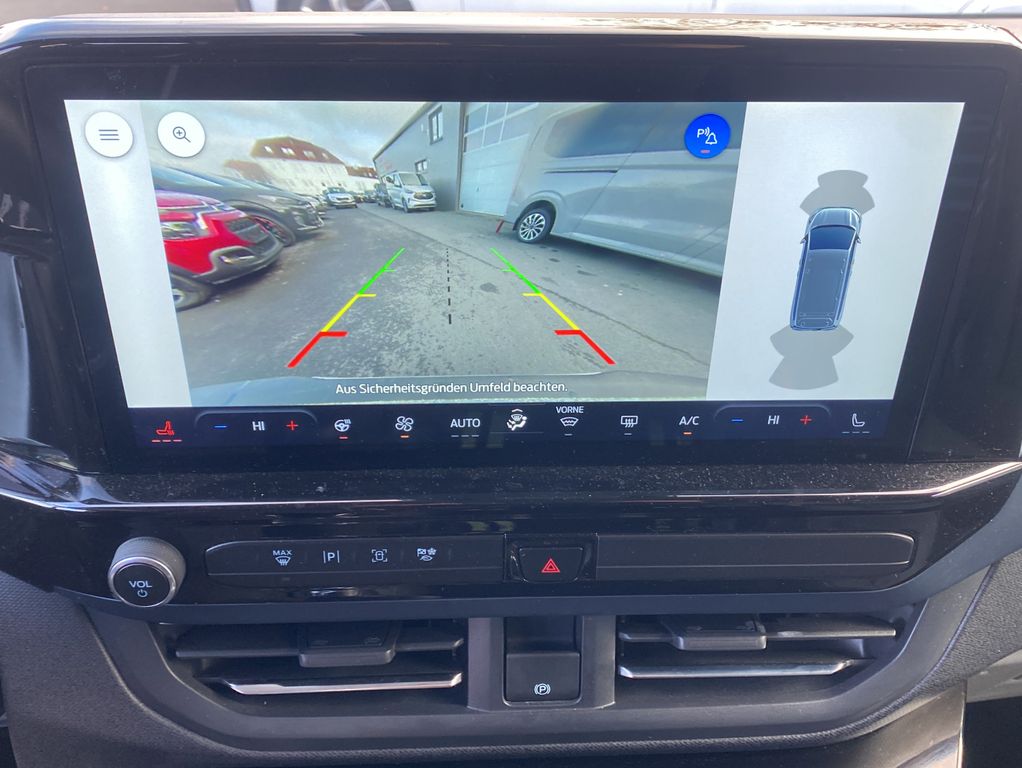 Ford Tourneo Custom 2025