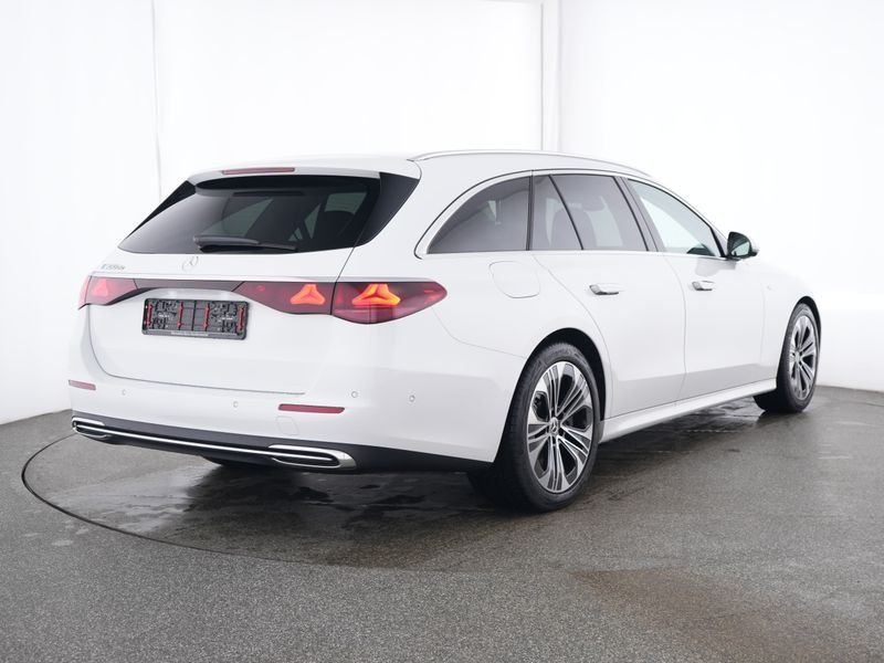 Mercedes-Benz E 300 2025