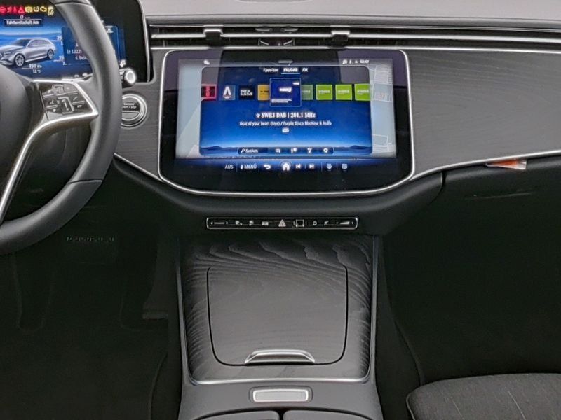 Mercedes-Benz E 300 2025