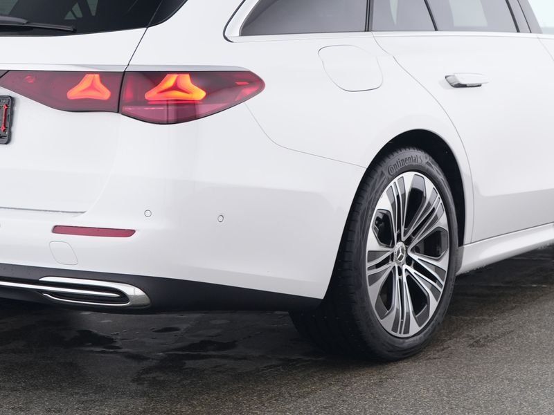 Mercedes-Benz E 300 2025